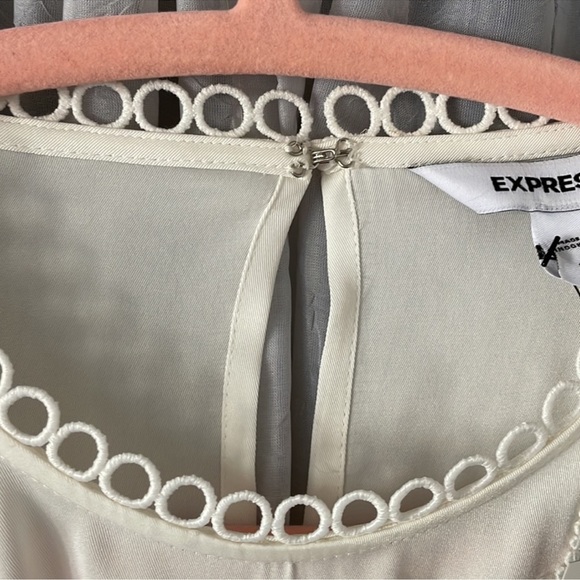 EXPRESS ivory lace neck blouse, size very feminine and pretty, size L - Picture 8 of 9